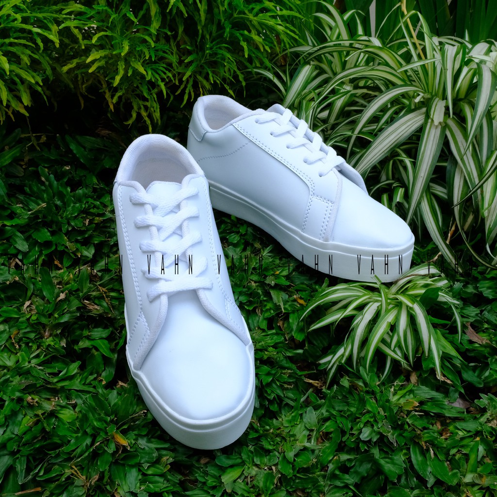 Sepatu Hitam Putih Keren - Paimin Gambar